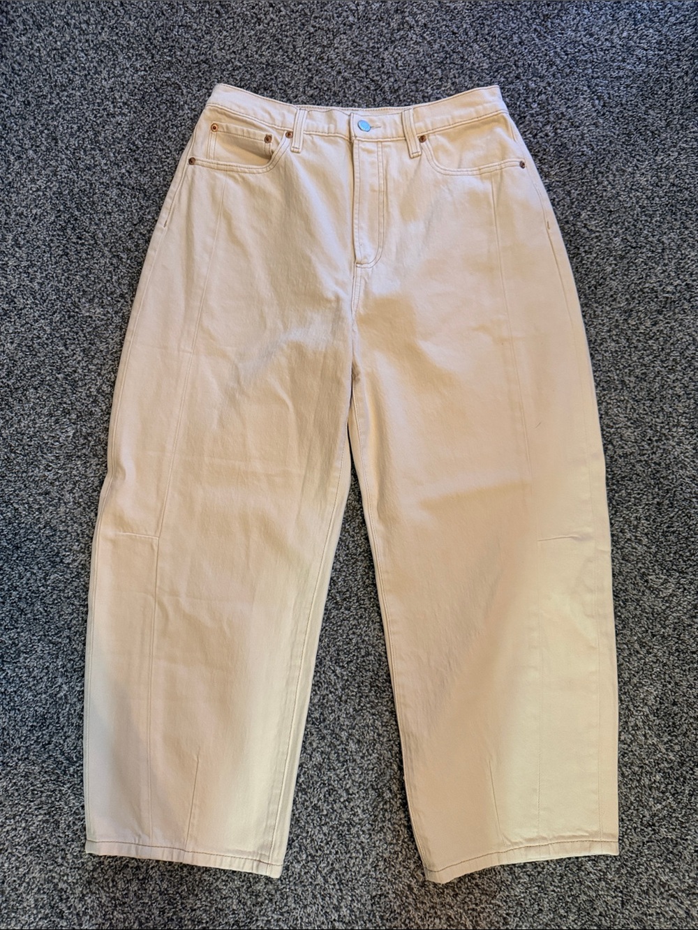NWOT Pistola Barrel Leg Cropped Jean